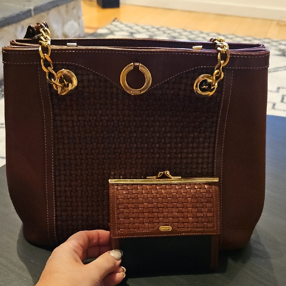 Bally Elegant Brown Woven Leather Handbag & Wallet - Picture 2 of 13